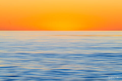 a photo taken just after the sun has set over the pacific ocean at la jolla, california