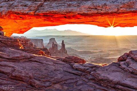 sunrise at mesa arch in canyonlands national park utah