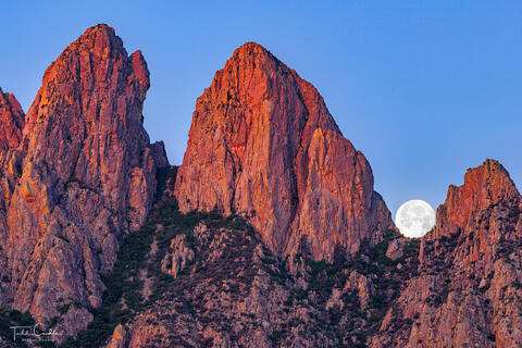 Moonset Amongst the Rabbit Ears